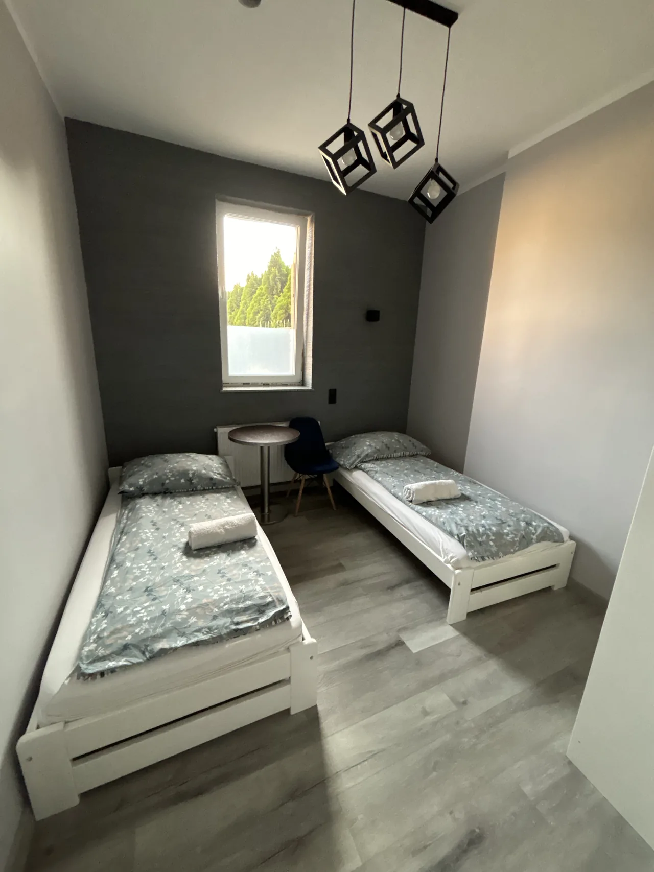 Wnętrze pokoju w West Hotel